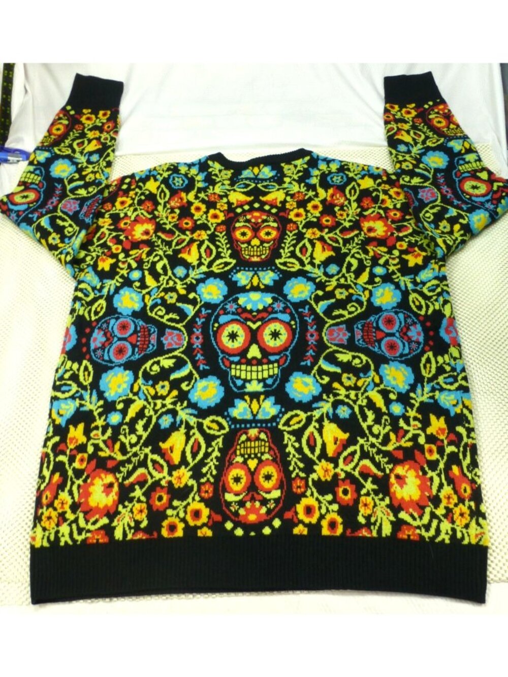 Day Of The Dead Skull Sweater XL Colorful Floral Pattern Fun.com NWT - Picture 2 of 12